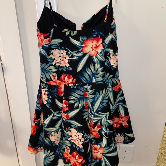 Romper - Picture 4 of 4